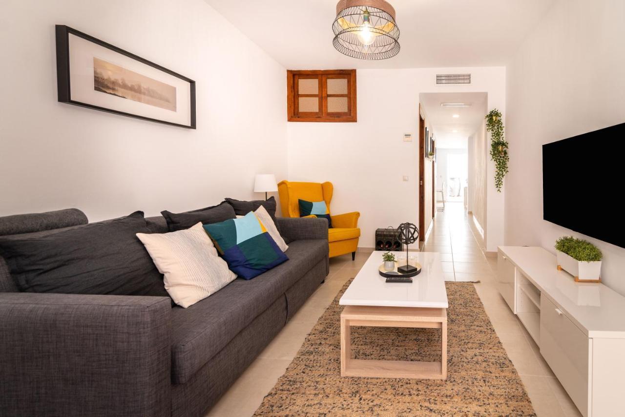Lovely Cozy 2-Bedroom Residential Home With Patio ベナルマデナ エクステリア 写真