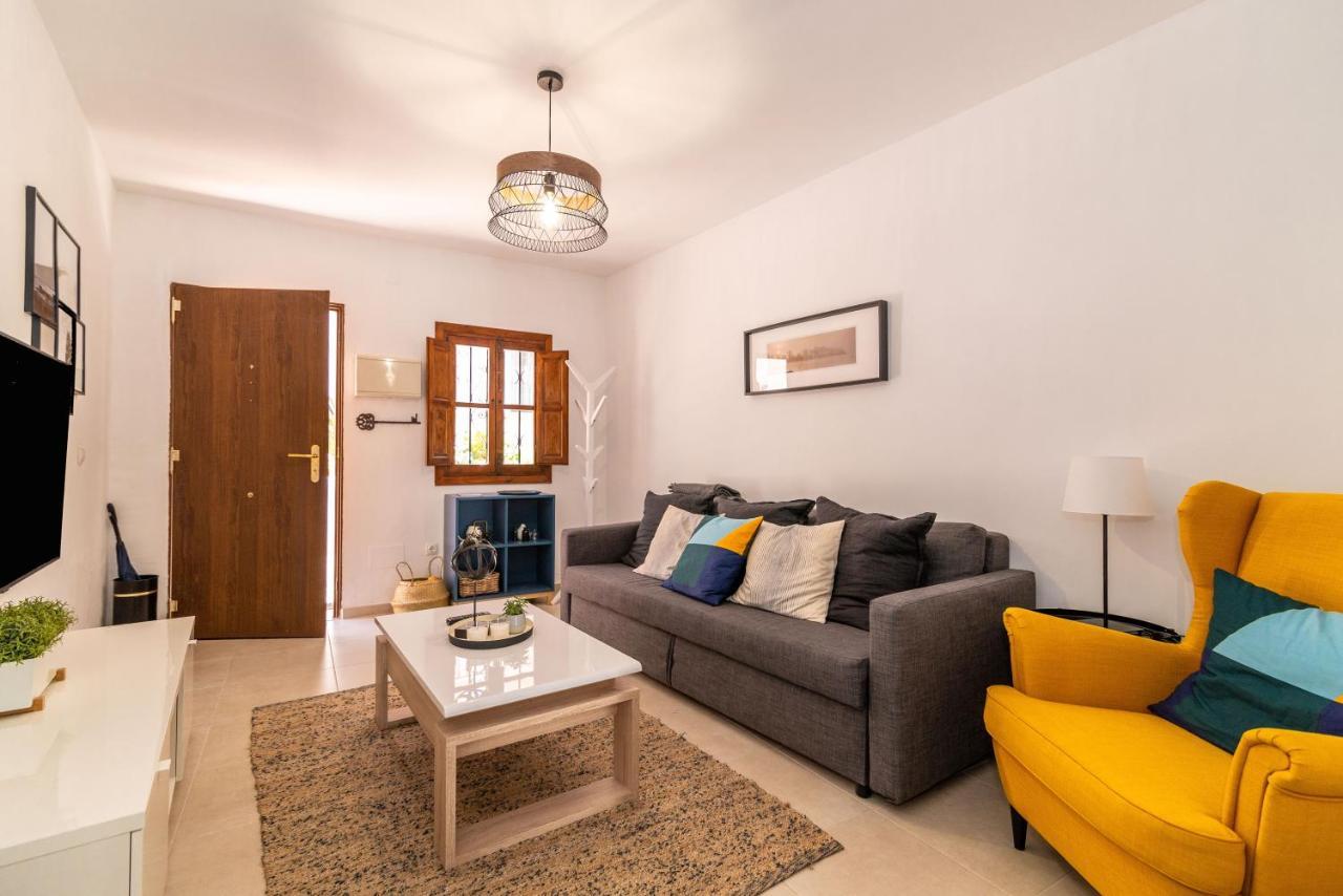 Lovely Cozy 2-Bedroom Residential Home With Patio ベナルマデナ エクステリア 写真